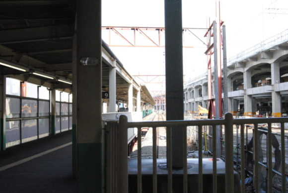 ９番ホームは新潟駅構内の端にある。