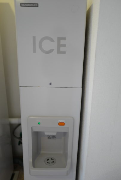 製氷機。