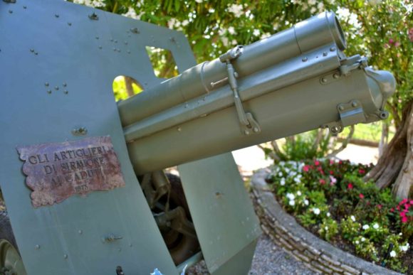 大砲と言えばナポレオンですが、1796年のガルダ湖畔の戦いが関係しているのかもしれない。