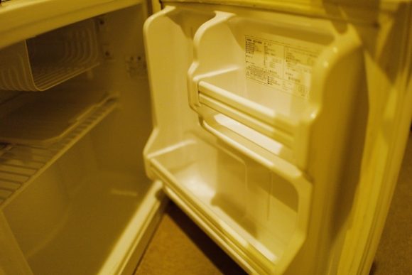 冷蔵庫の電源をONにして使おう。