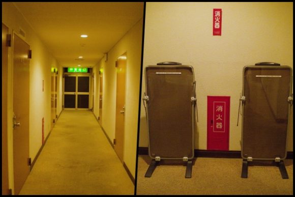 ホテルの廊下。ズボンプレッサーもあります。