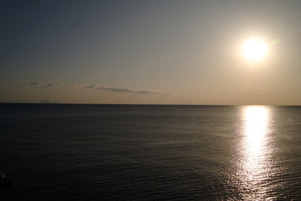 東シナ海に沈む太陽。