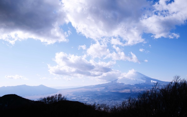 爽やかな青い富士山