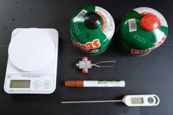 デジタルスケール、油性ペン、温度計