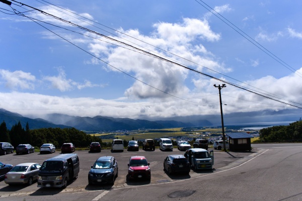 猪苗代スキー場の駐車場には車が30台ほどいました。