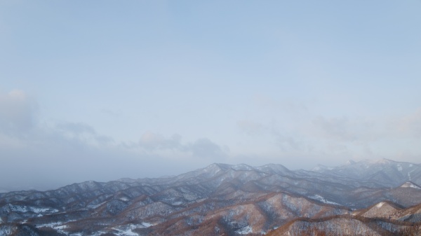 手稲山方面。北海道らしい山並みでいいね。