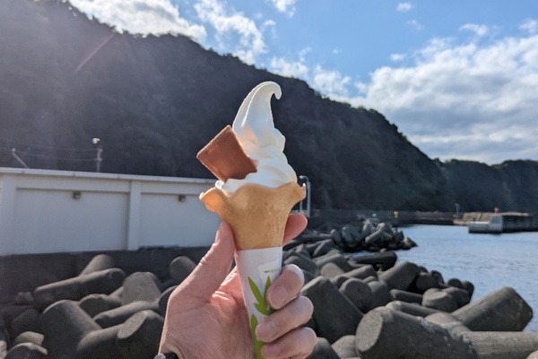 伊豆大島のソフトクリームがうまい！