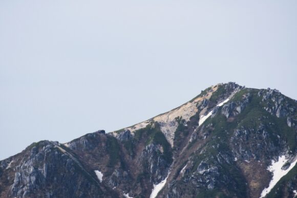 空木岳のアップ直下に駒峰ヒュッテがある