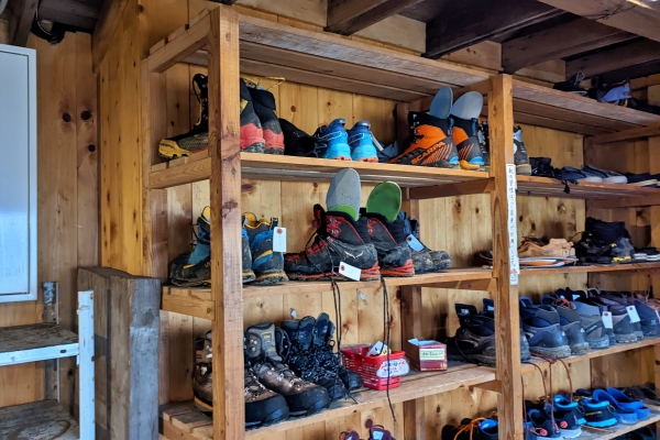 登山靴、テントは乾燥室に持ち込めない