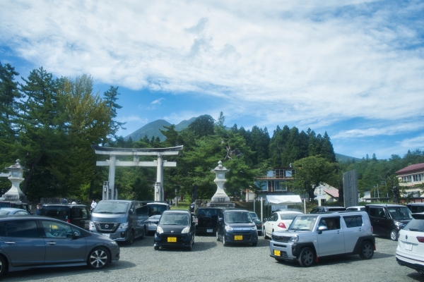 岩木山神社前の駐車場