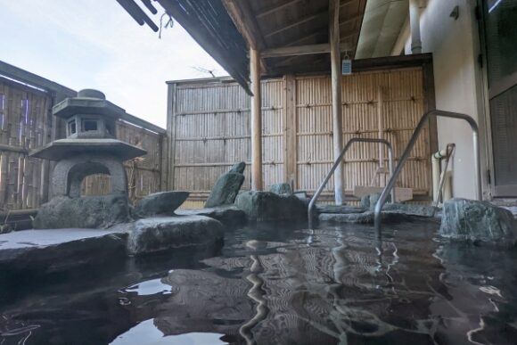 露天風呂が気持ちいい越後湯沢温泉　和みのお宿　滝乃湯
