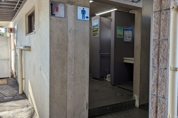 日野春駅は改札内にトイレあり。和式トイレしかない(^^;