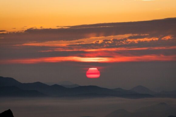 じわじわ朝日が見えてくる。