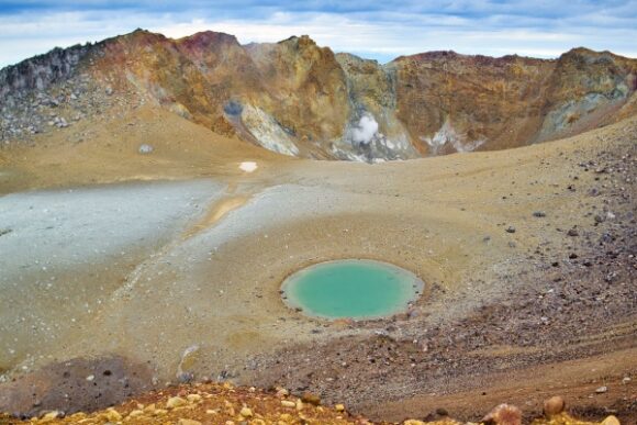 青く透きとおった「青沼」