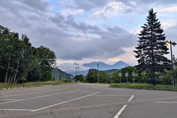 茂足寄除雪センターから見える阿寒富士・雌阿寒岳