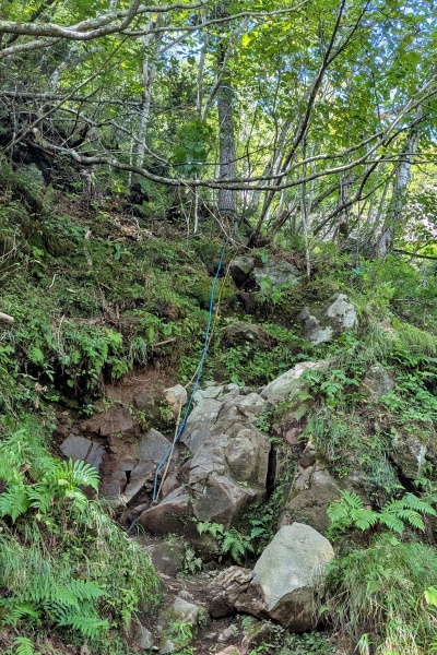ロープの難所もある