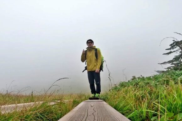 会津駒ヶ岳,日本百名山,日帰り登山,絶景,富士山,雲海,湿原,木道,池塘,草紅葉,駒の小屋,福島県,檜枝岐村,尾瀬国立公園,秋山,紅葉,山頂標識,風景写真,青空,天空の楽園,,毎日あるぺん号 (1)