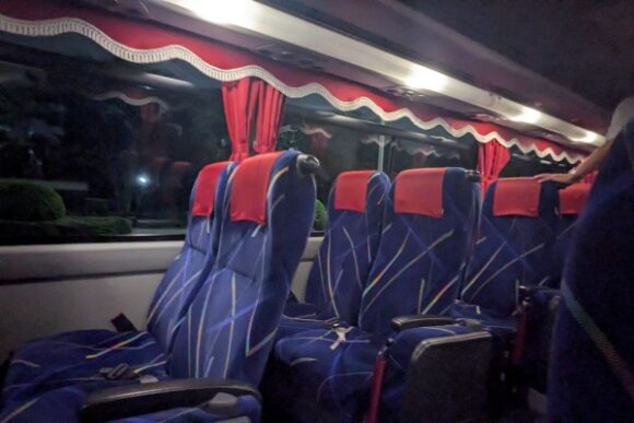 久しぶりの毎日アルペン号。天気が微妙なのか乗客が半数以下だった