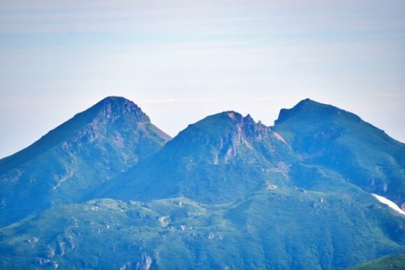 知床硫黄山方面。縦走したくなるんね